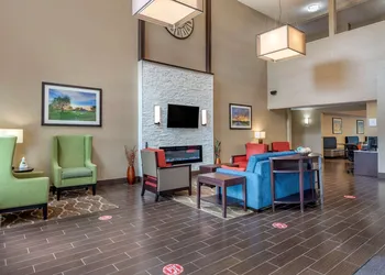 Comfort Suites Auburn near I-69 hotel thumbnail 4