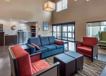 Comfort Suites Auburn near I-69 hotel thumbnail 5