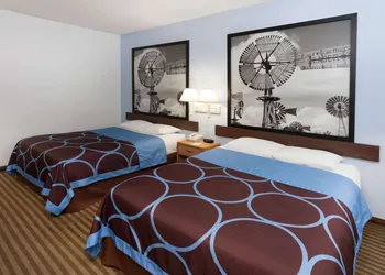 Super 8 by Wyndham Huntington hotel thumbnail 7