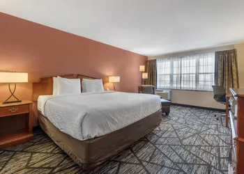 SureStay Plus Hotel by Best Western Auburn hotel thumbnail 8