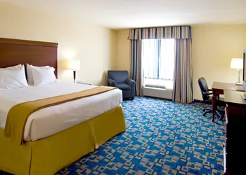 Holiday Inn Express Jourdanton - Pleasanton by IHG hotel thumbnail 6
