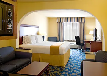 Holiday Inn Express Jourdanton - Pleasanton by IHG hotel thumbnail 8