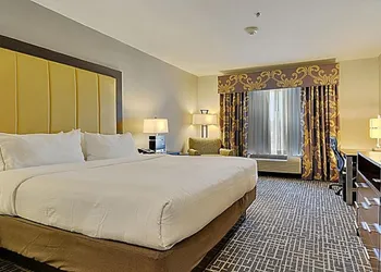Holiday Inn Express & Suites Gonzales by IHG hotel thumbnail 4