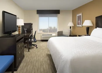 Holiday Inn Express Hotel & Suites Uvalde by IHG hotel thumbnail 7