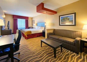 Holiday Inn Express & Suites Cotulla by IHG hotel thumbnail 2