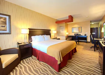 Holiday Inn Express & Suites Cotulla by IHG hotel thumbnail 7