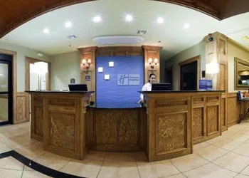 Holiday Inn Express & Suites Zapata by IHG hotel thumbnail 2