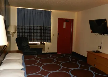 Super 8 by Wyndham Potosi hotel thumbnail 6