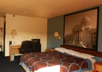 Super 8 by Wyndham Potosi hotel thumbnail 8