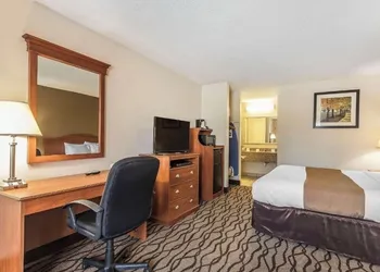 The Riverstone Hotel Charleston-Sikeston hotel thumbnail 6