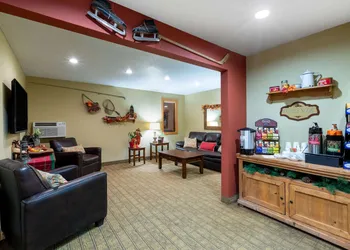 Super 8 by Wyndham Bemidji MN hotel thumbnail 3