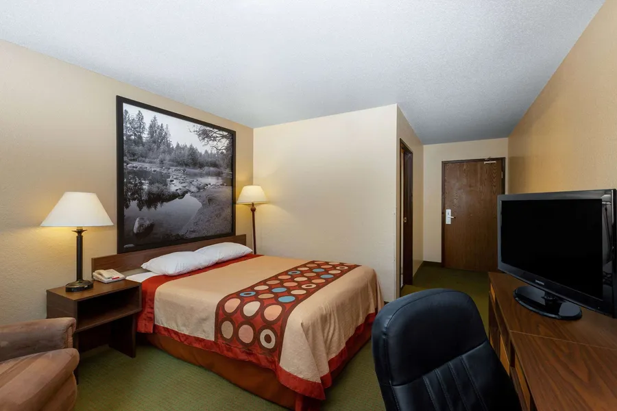 Super 8 by Wyndham Bemidji MN hotel detail image 6