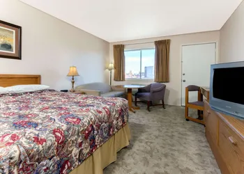 Knights Inn Baker City hotel thumbnail 3
