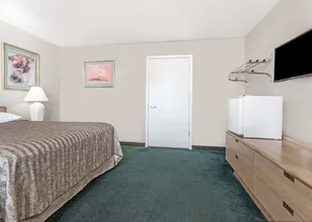 Travelodge by Wyndham La Grande hotel thumbnail 6