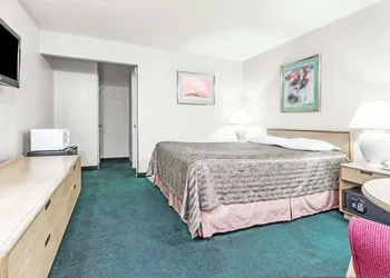 Travelodge by Wyndham La Grande hotel thumbnail 7