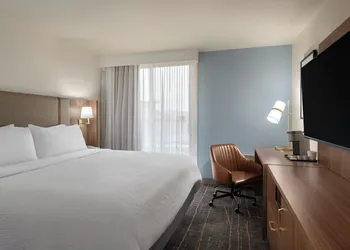 Holiday Inn Ontario by IHG hotel thumbnail 7