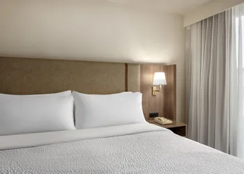 Holiday Inn Ontario by IHG hotel thumbnail 8