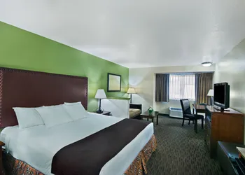 Oxford Suites Hermiston hotel thumbnail 6