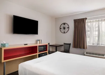 Red Lion Inn & Suites Ontario hotel thumbnail 8
