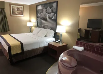 Super 8 by Wyndham Baker City hotel thumbnail 6