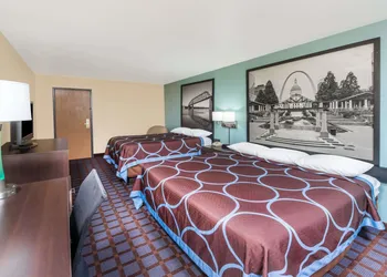 Super 8 by Wyndham Okawville hotel thumbnail 3