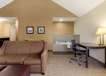 Comfort Inn & Suites Greeley hotel thumbnail 3