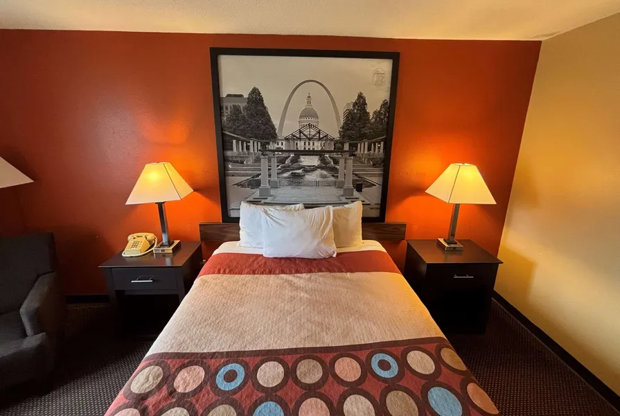 Super 8 by Wyndham Du Quoin hotel detail image 6