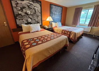 Super 8 by Wyndham Du Quoin hotel thumbnail 8