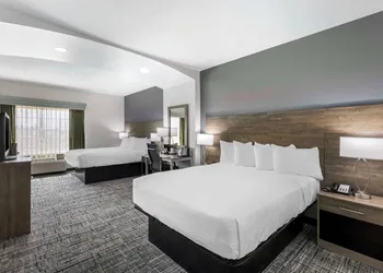Best Western Plus MidAmerica Hotel hotel thumbnail 7