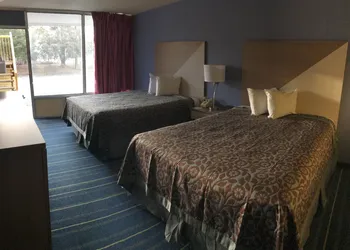 Days Inn by Wyndham Salem, Illinois hotel thumbnail 7