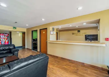 Quality Inn Carbondale University area hotel thumbnail 2