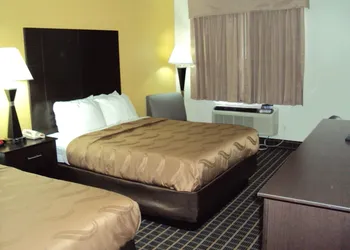 Quality Inn Carbondale University area hotel thumbnail 6