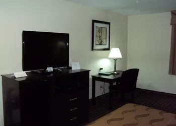 Quality Inn Carbondale University area hotel thumbnail 8