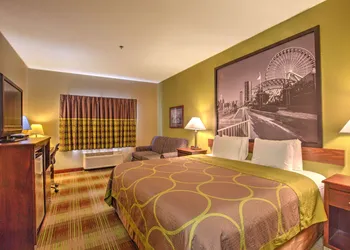 Super 8 by Wyndham Waterloo hotel thumbnail 7