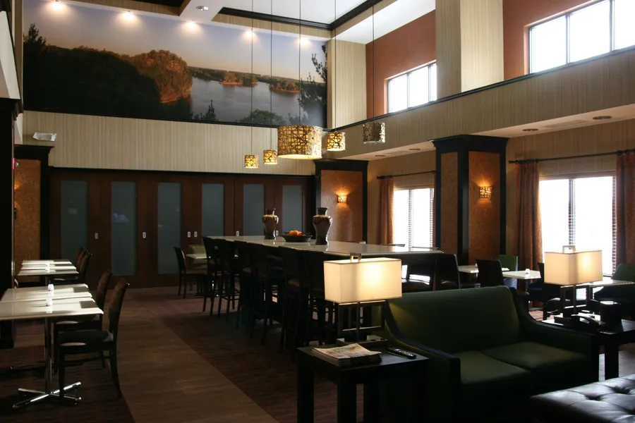 Hampton Inn & Suites Peru hotel detail image 2
