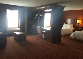 Hampton Inn & Suites Peru hotel thumbnail 4