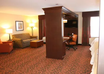 Hampton Inn & Suites Peru hotel thumbnail 7
