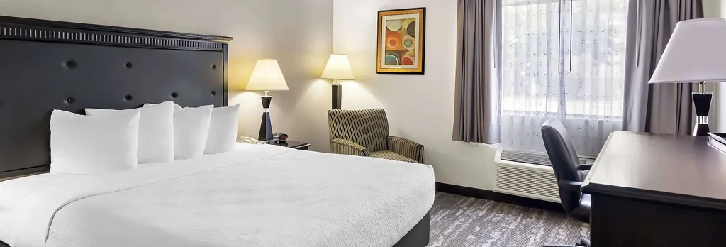 Hotel photo 1 of 37