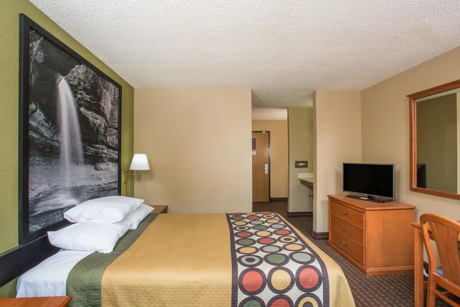 Super 8 by Wyndham Mendota I-39 hotel detail image 6