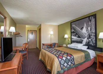 Super 8 by Wyndham Mendota I-39 hotel thumbnail 5