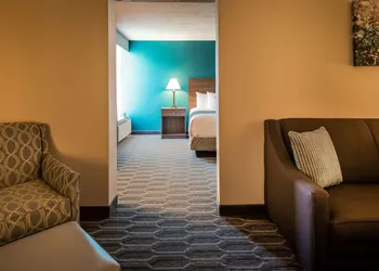 Best Western Plus Yadkin Valley Inn & Suites hotel thumbnail 4