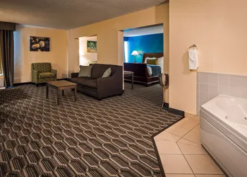 Best Western Plus Yadkin Valley Inn & Suites hotel thumbnail 7