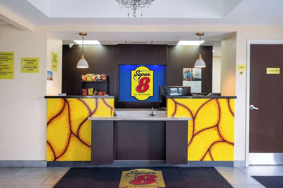 Super 8 by Wyndham Salisbury hotel detail image 2