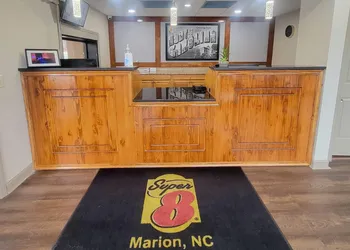 Super 8 by Wyndham Marion NC hotel thumbnail 2