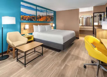 Days Inn by Wyndham Shelby hotel thumbnail 8