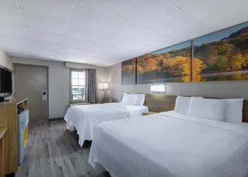 Days Inn by Wyndham Lincolnton hotel thumbnail 4