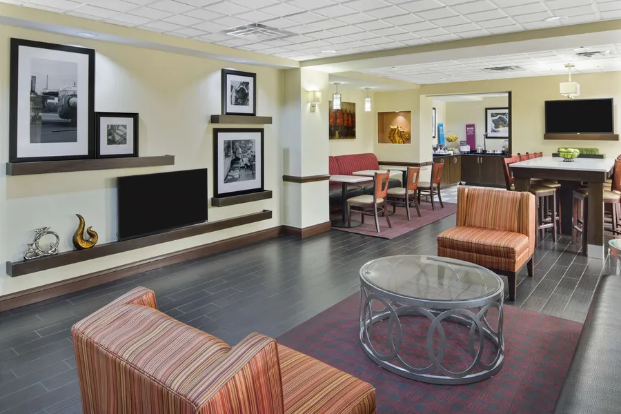 Hampton Inn Hinesville hotel detail image 2