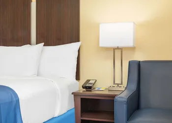 Days Inn by Wyndham Muscle Shoals Florence hotel thumbnail 8