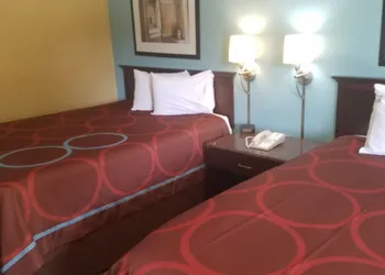Super 8 by Wyndham Jasper hotel thumbnail 5