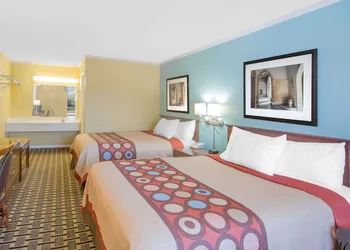 Super 8 by Wyndham Jasper hotel thumbnail 8